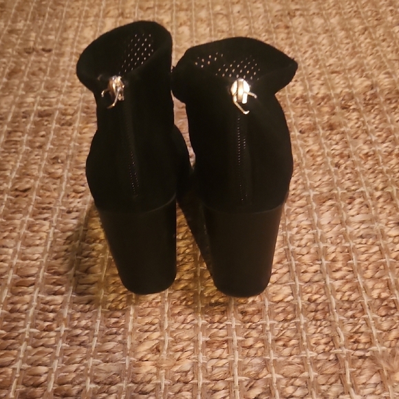Cityclassified Black Heeled Boots Elegant and Versatile - Picture 4 of 4